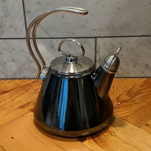 Chantal tea pot